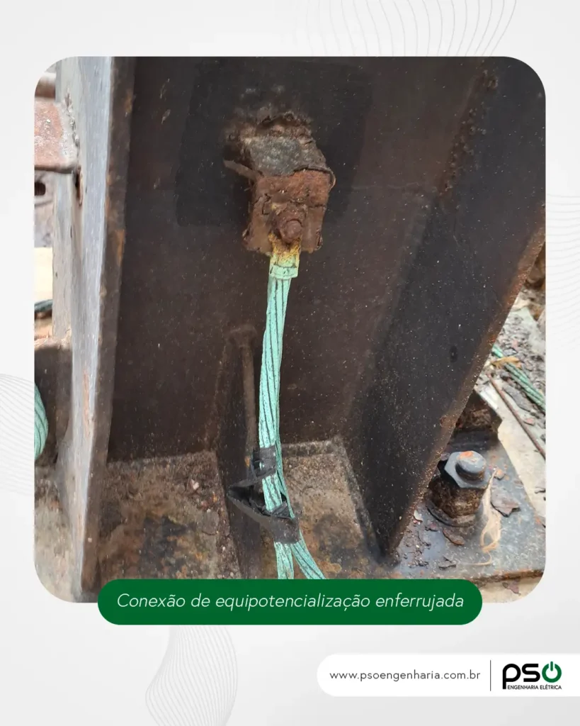 Conexão de equipotencialização enferrujada